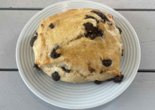  Scones med mørk chokolade